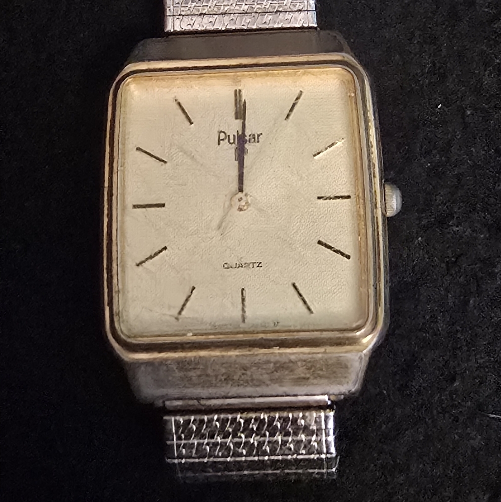 Pulsar Gold-Tone Rectangular Dress Watch - Picture 2 of 4